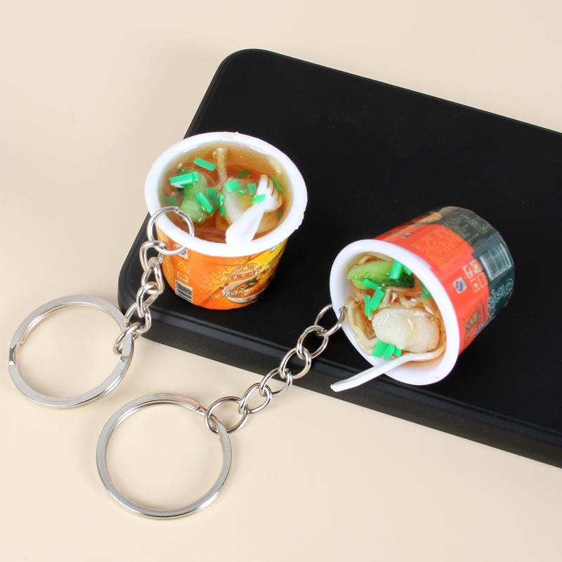 迷你仿真食物方便面钥匙扣创意可爱包包挂件微缩食玩桶面模型