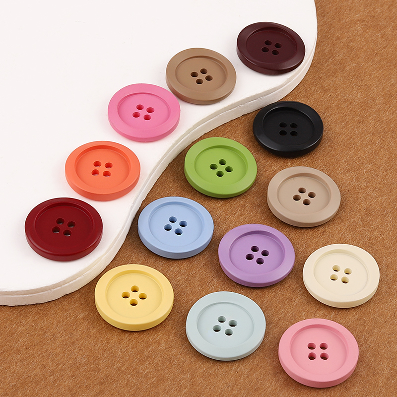 彩色不规则哑光纽扣多巴胺穿搭