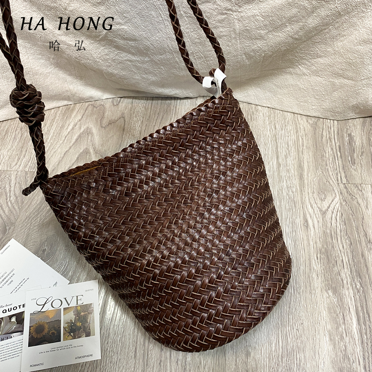 2025新款头层牛皮水桶包