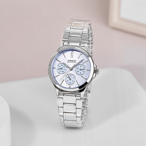 卡西欧三眼简约石英手表女