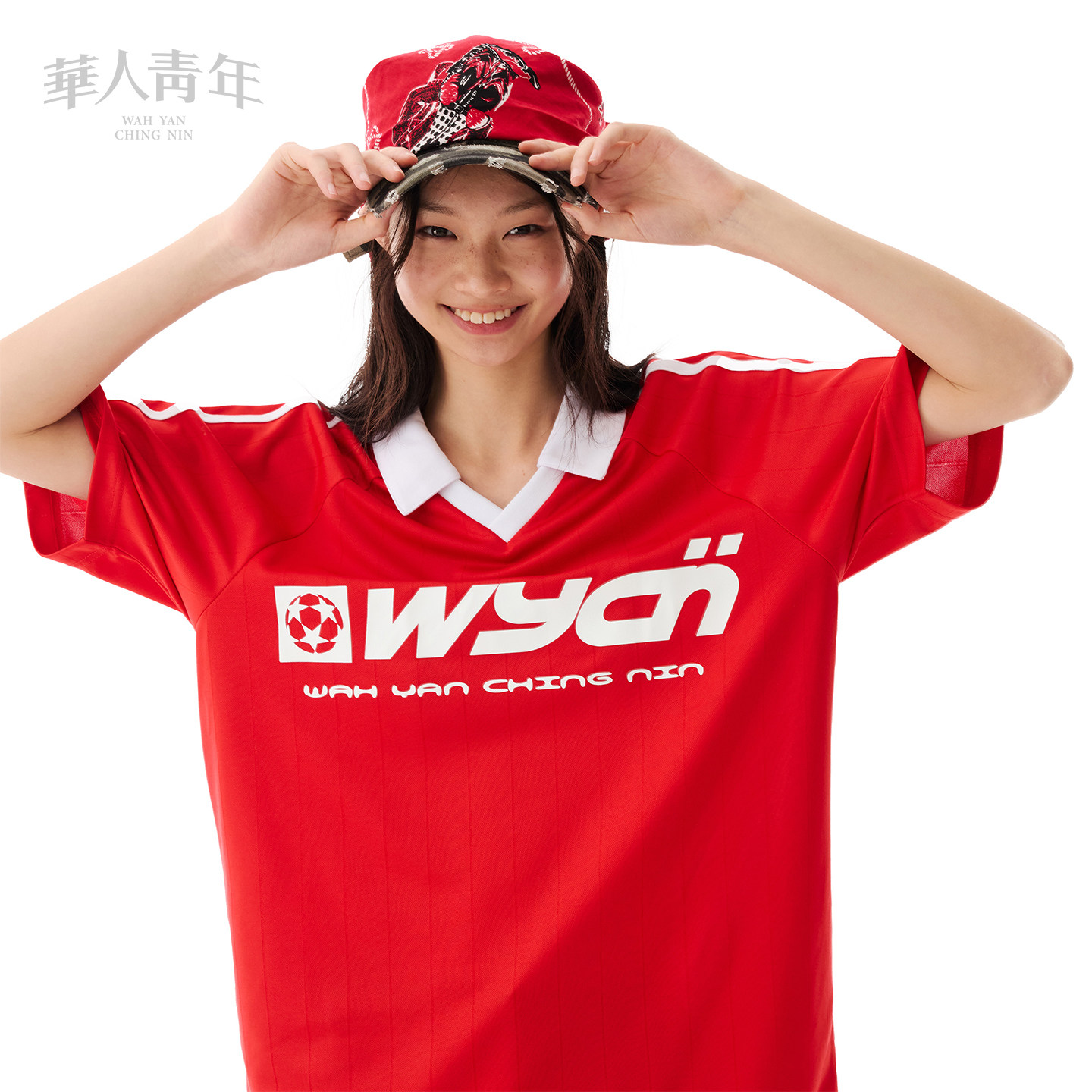 华人青年彩色条纹印花足球服2026春夏新款户外运动休闲T恤短袖女