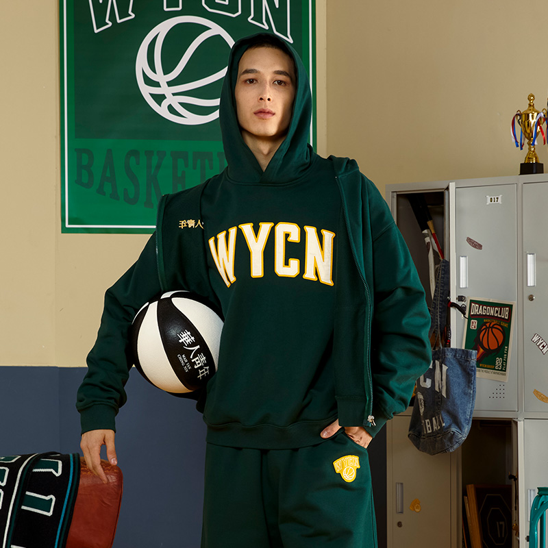 华人青年WYCN字母贴布戴帽卫衣