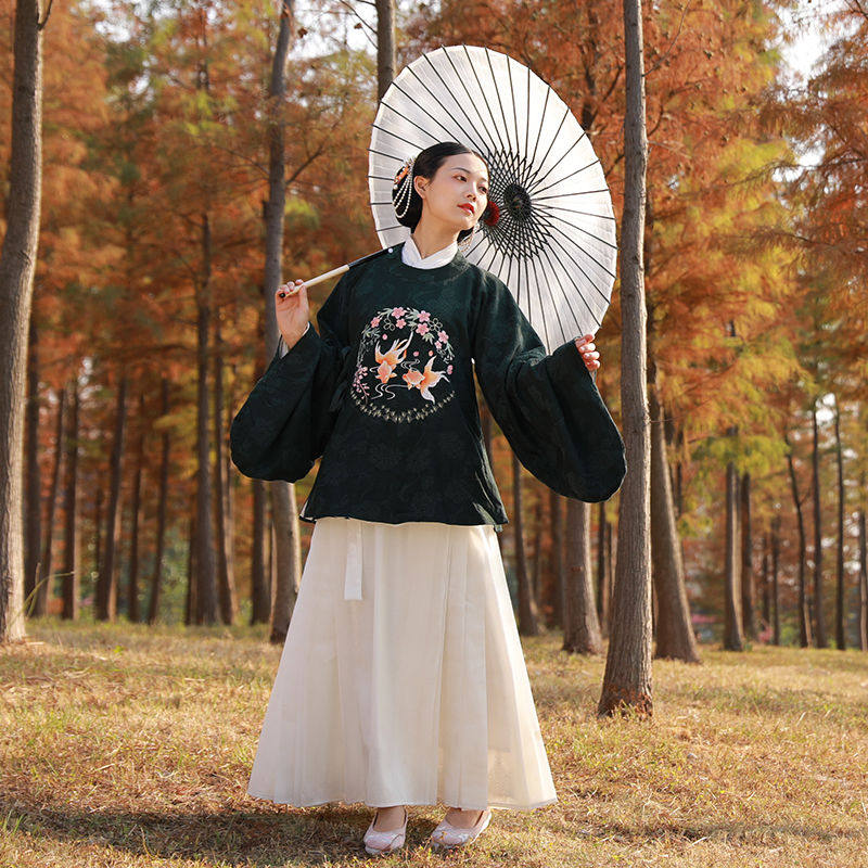 【现货】吟风踏月 「金玉满堂」明制圆领大襟补新年汉服女