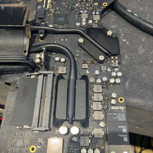可维修A1418 2017款，i5 7代u加主板，电源板。一套60议价