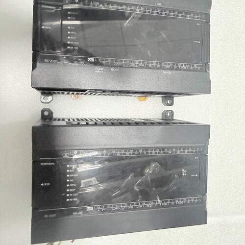 可维修欧姆龙PLC CP2E-S40DT-D，件，成色漂亮议价