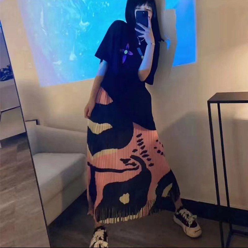 小众设计感褶皱半裙流苏半身裙2024百褶一步裙遮跨显瘦涂鸦粉色裙