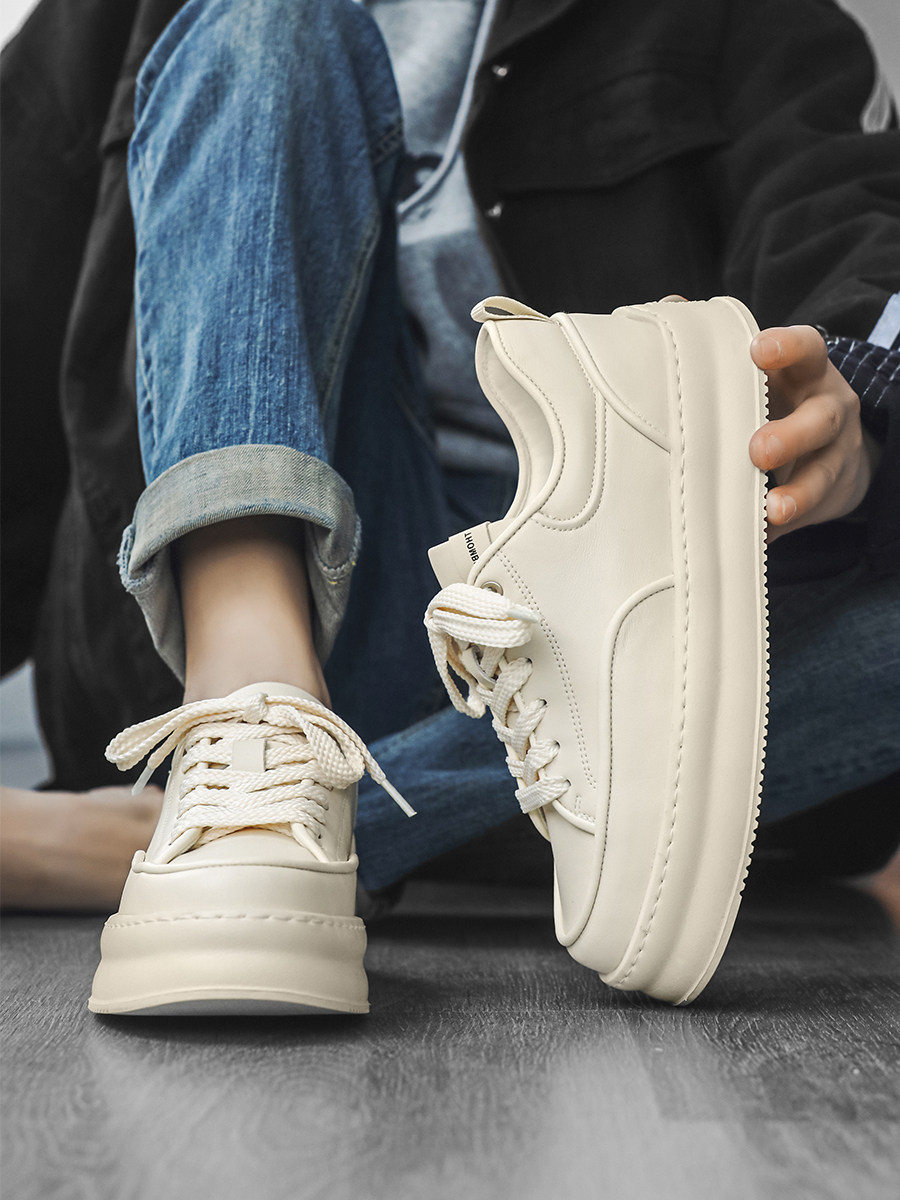 小白鞋男款2025新款潮男鞋潮牌高级感休闲鞋夏季透气百搭真皮板鞋