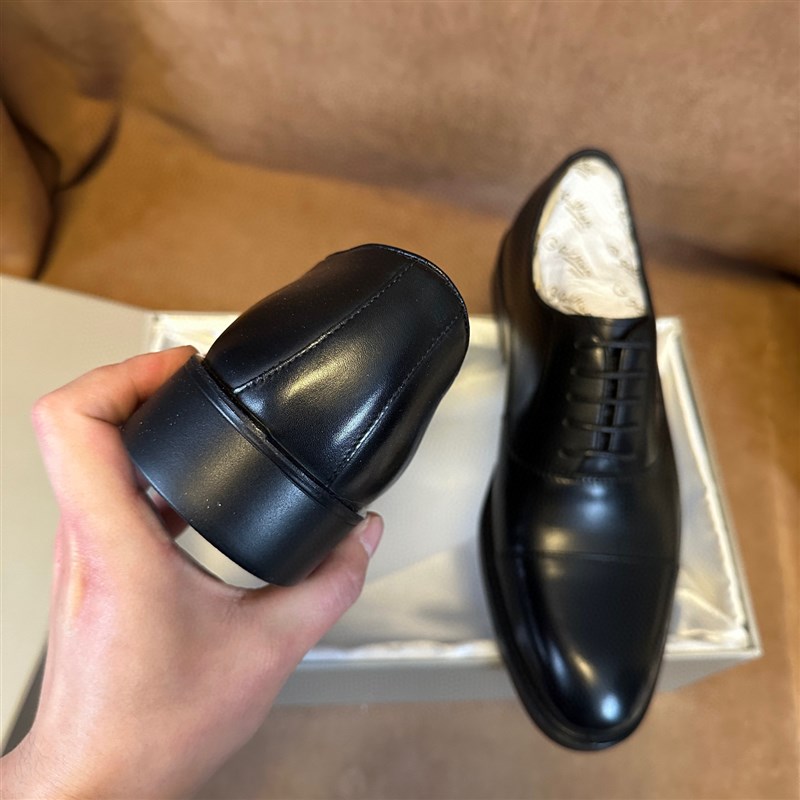 断码38 39 41撤柜男士三接头z正装皮鞋头层牛皮 超轻EPR软底M33