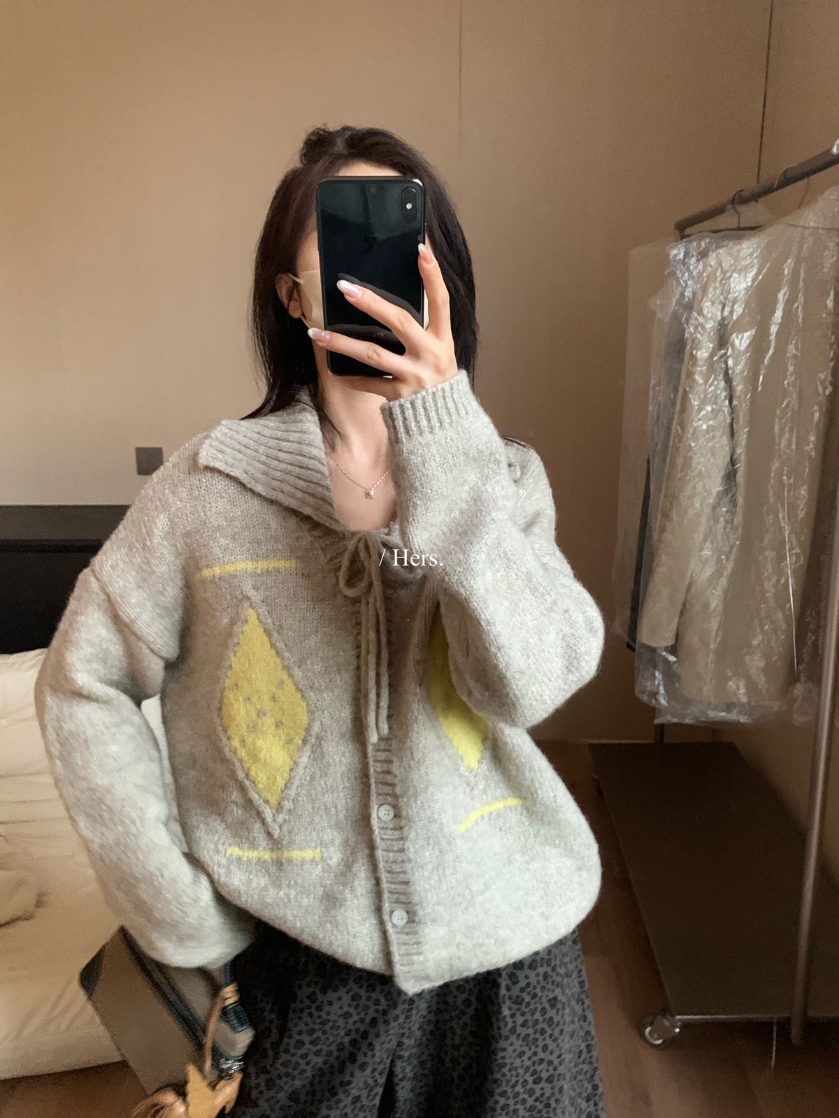 一勺甜 hers复古日常通勤翻领系带毛衣女2025秋冬宽松外套92430#,女装/女士精品,毛衣,淘宝优惠券,粉丝福利购,淘宝优惠卷