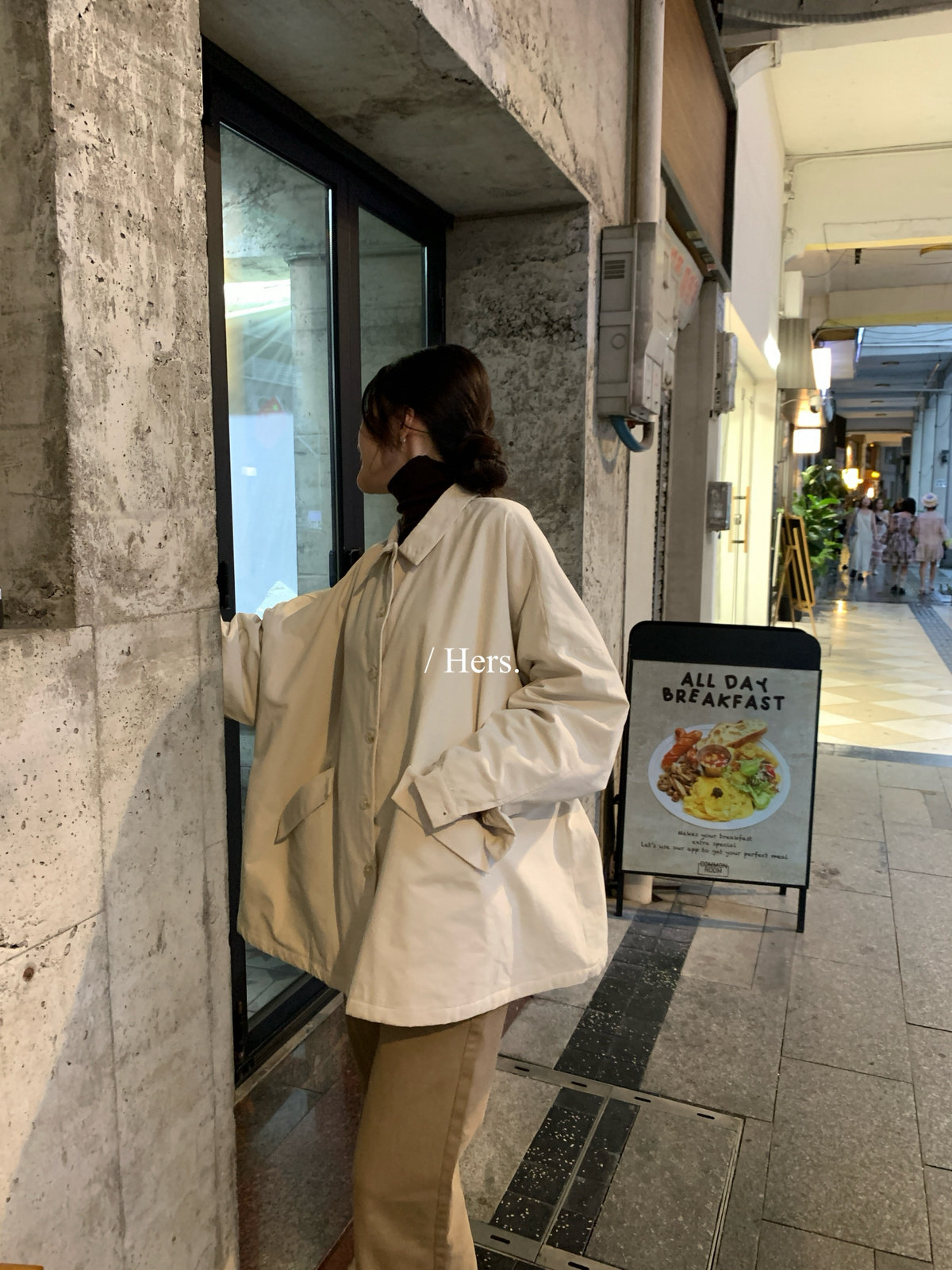 Hers日系极简斗篷阔型夹棉风衣