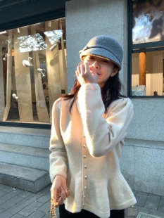 一勺甜  hers韩标！气质简约收腰设计polo领毛衣女秋冬外套92463