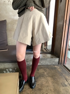 一勺甜 女2025早秋宽松百褶短裙92175 hers设计感A摆高腰休闲短裤