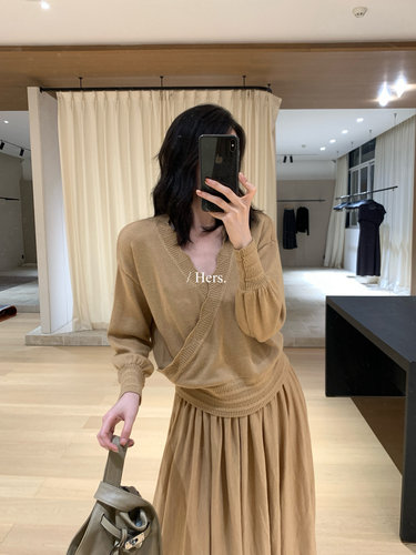 Hers交叉门襟围裹式V领针织衫