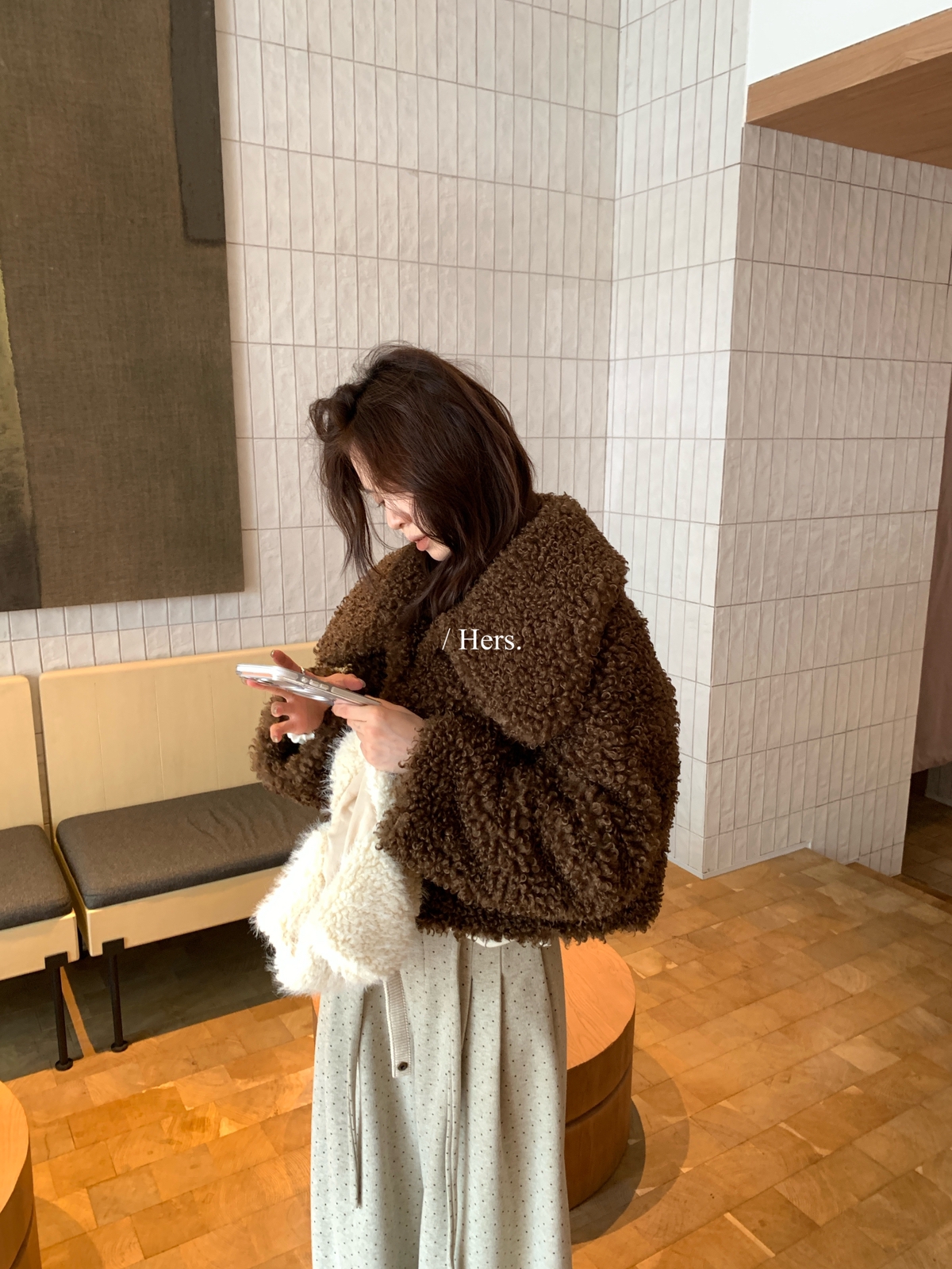 一勺甜 hers大翻领皮毛一体短款外套女2025冬复古圈圈毛上衣92649