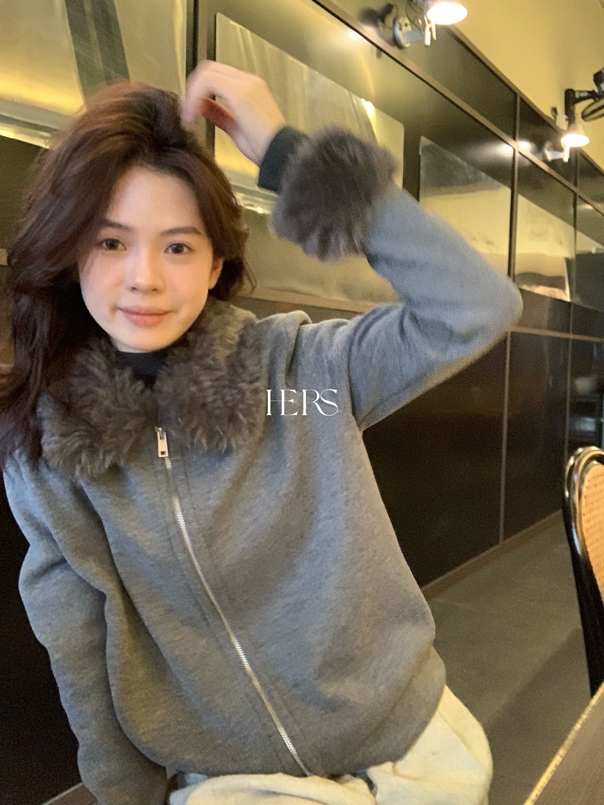 一勺甜 hers冬上新 加绒保暖大毛领卫衣外套女冬季短款上衣 92642