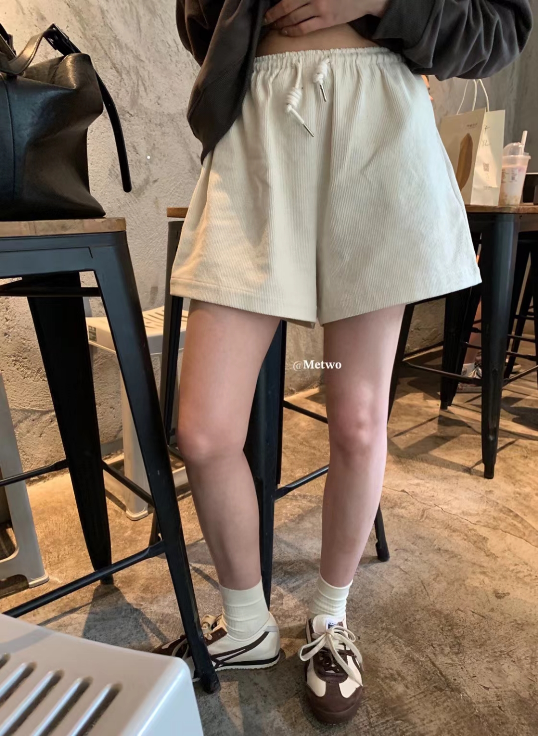 一勺甜韩版松紧腰灯芯绒短裤