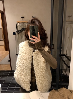 一勺甜 hers冬上新 百搭皮毛一体毛毛马甲女2025冬保暖外套92644#