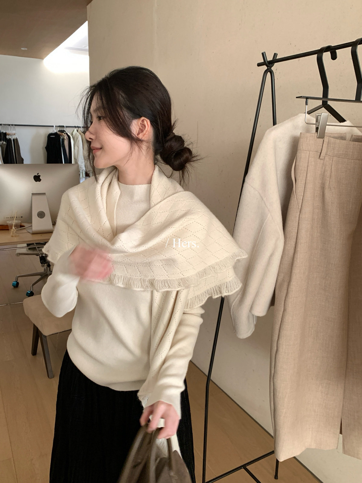 Hers贵气两件套针织衫+卷边披肩