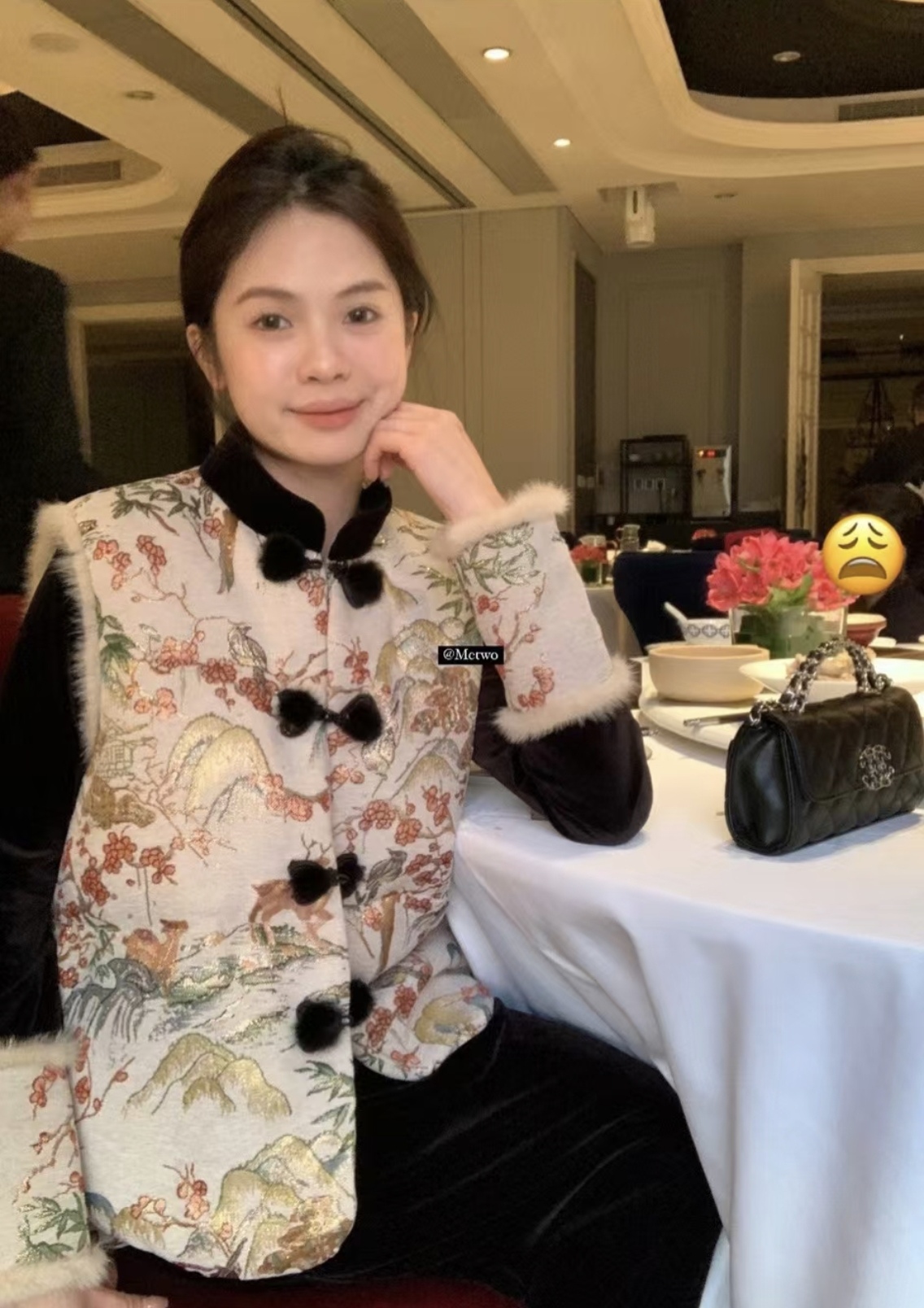 METWO 2298新中式汉服马甲女2024秋冬季新款高级感喜庆夹棉拜年服