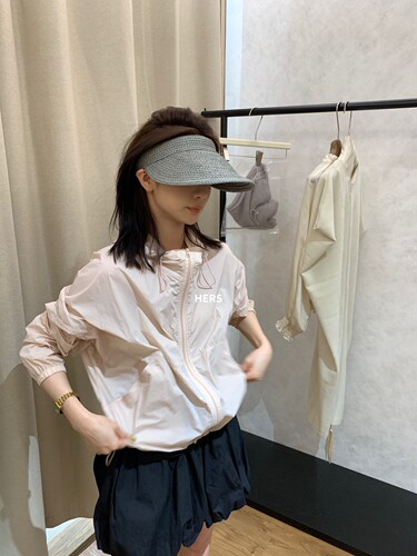 hers户外轻运动风冲锋防晒衫女