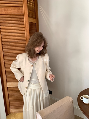 26年早春！【Hers】小香风气质精致排扣设计小个子短外套女80144