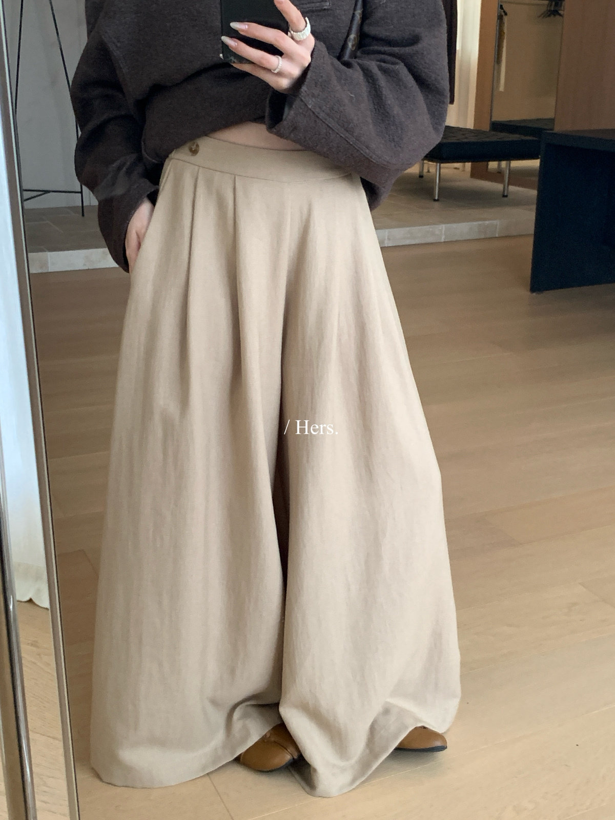 Hers纽扣点缀飘飘休闲显瘦阔腿裤