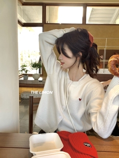 毛衣女秋冬2281 圆领北极绒爱心刺绣针织开衫 LIMON巨显白 柠檬