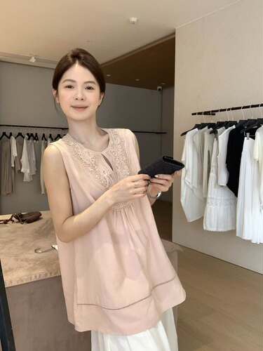 hers重工款镂空提花领无袖背心女