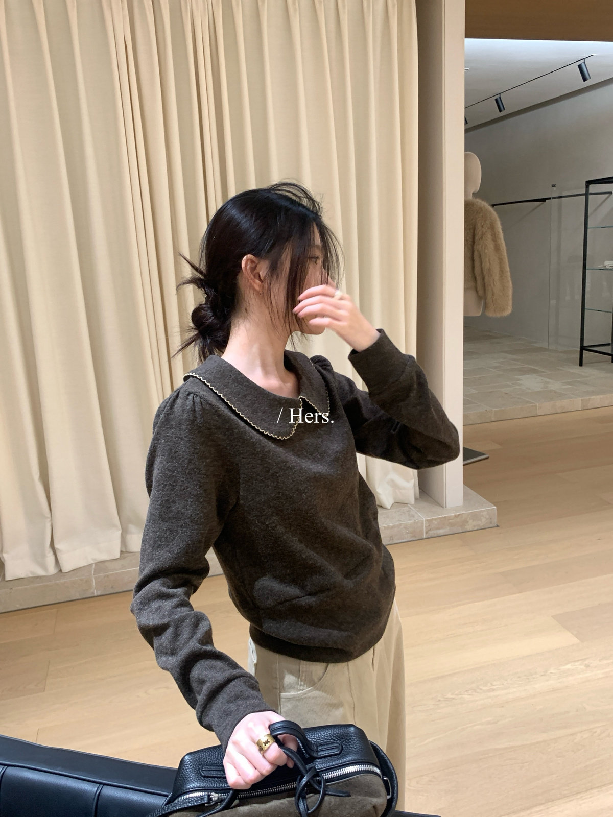 Hers复古设计感娃娃领针织衫