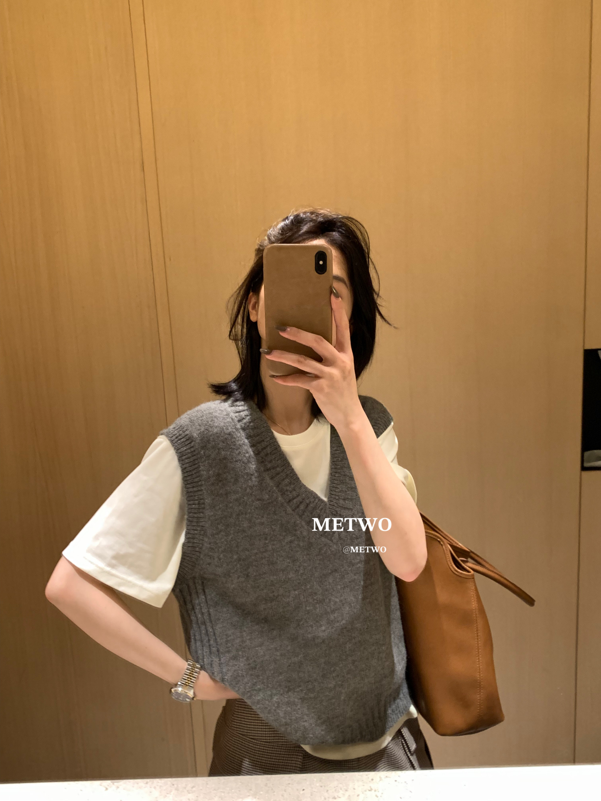 METWO秋季v领复古无袖马甲背心女韩系宽松叠穿学院风上衣10074