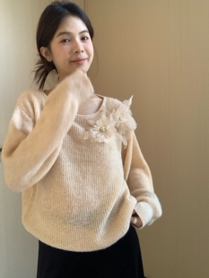 一勺甜 hers韩标！清冷系气质立体花朵毛衣女2025秋季针织衫92345