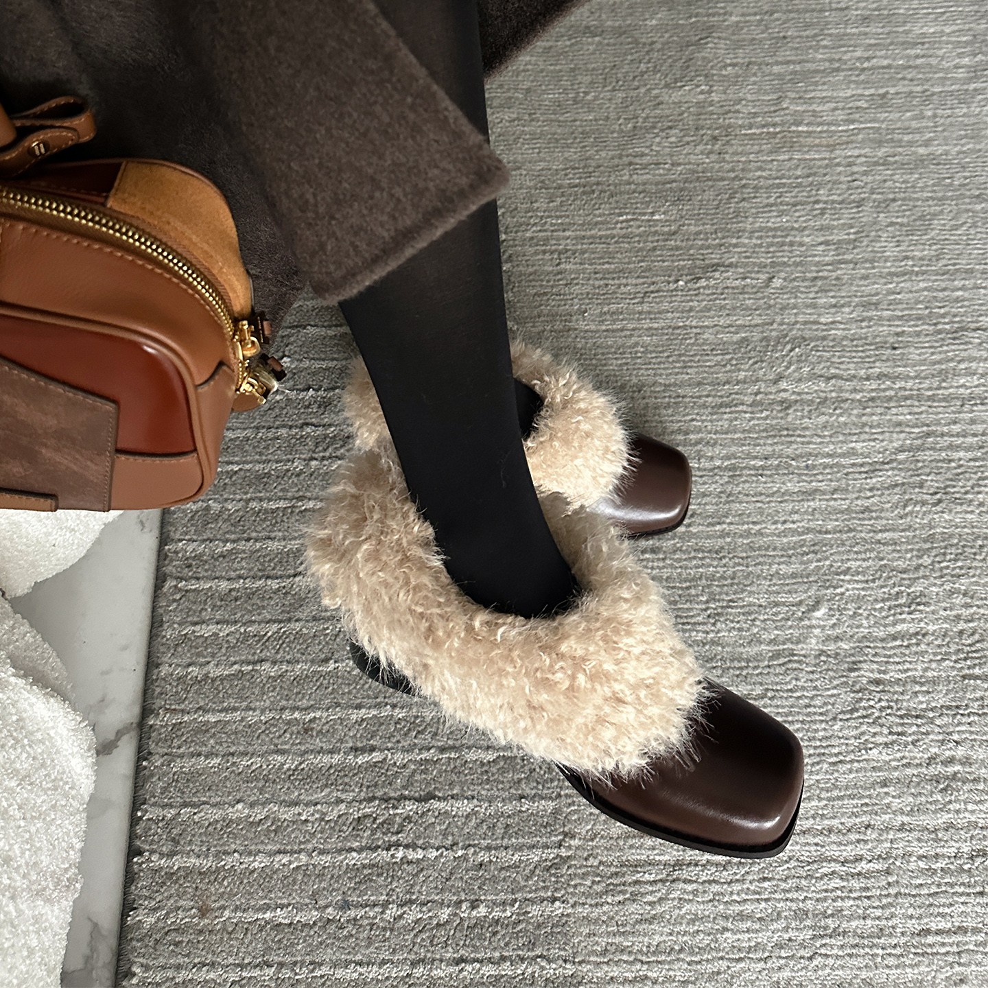 牛皮版~方头毛毛鞋一脚蹬