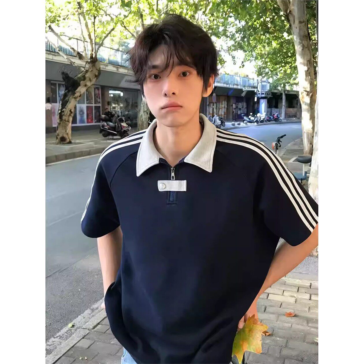 藏青色半拉链条纹翻领pol