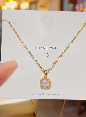 微镶气质轻奢满钻吊坠真金电镀精致时尚颈链锁骨链甜美小方糖项链