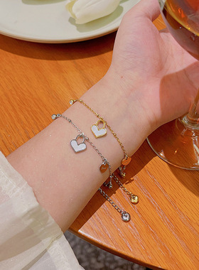 个性百搭桃心手链女ins小众设计不锈钢手串时尚爱心钛钢手饰