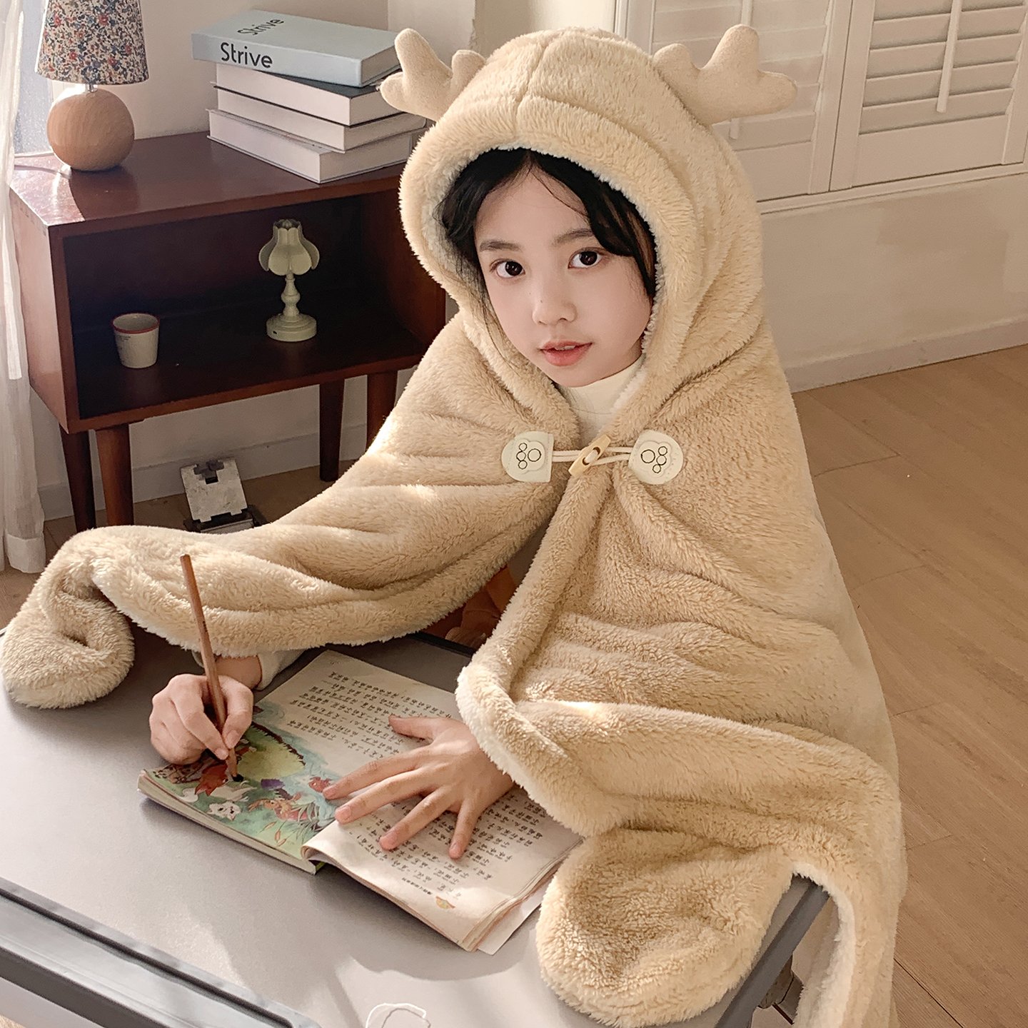 小学生午睡披肩毛毯儿童加厚午休趴睡盖毯教室用保暖盖毯双层披风