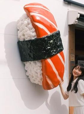日本餐厅立体门头玻璃纤维人造寿司饭团雕塑大装饰品入住照片模型