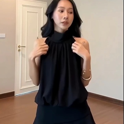 韩系多巴胺条纹挂脖连衣裙女夏季新款小个子收腰显瘦海边度假短裙