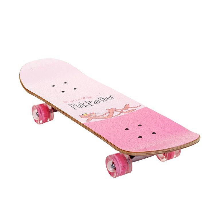 极速男孩车青少成人短儿童翘女y生双板滑板。四轮闪光滑板初学者