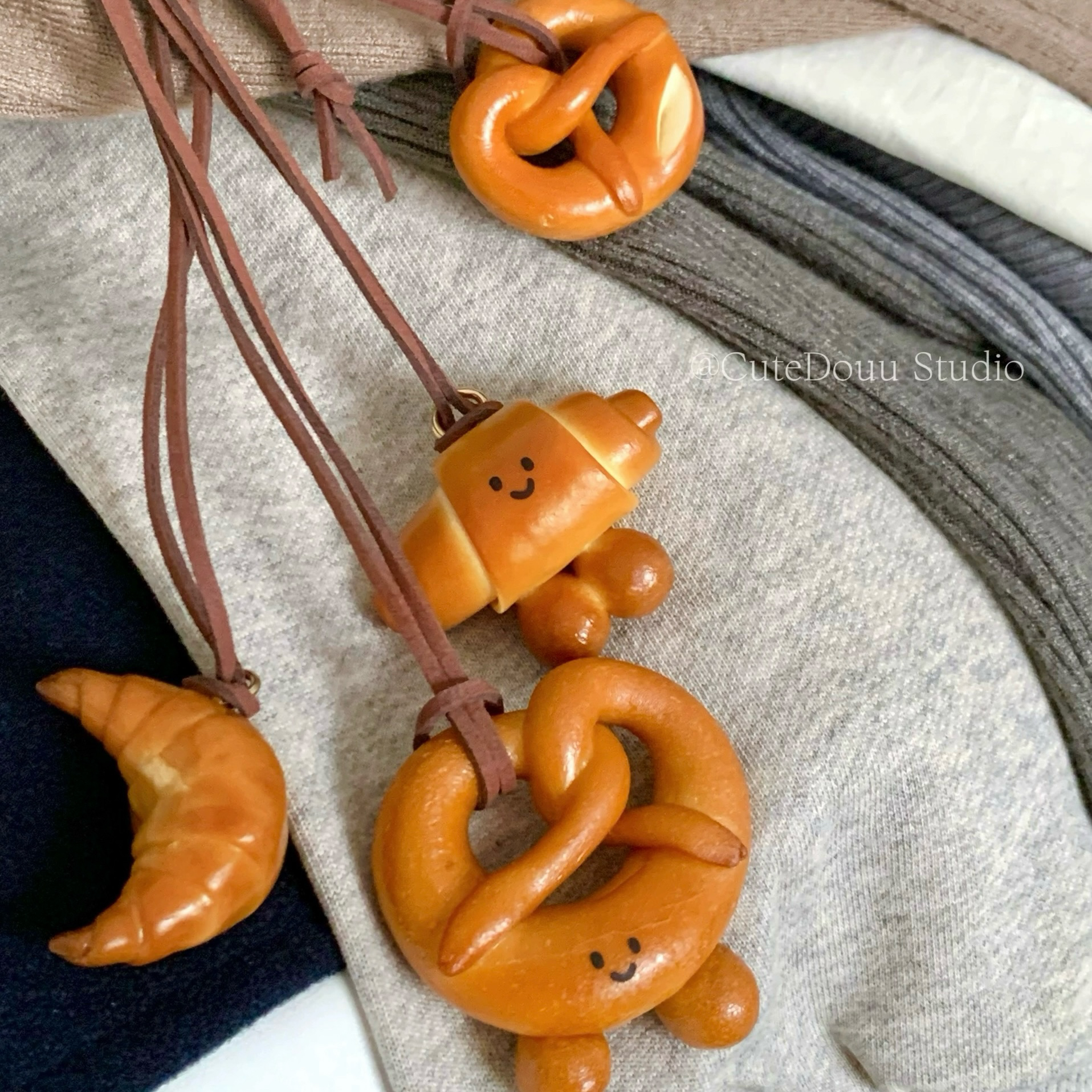 CuteDouu 烘焙面包系列 可可爱爱～定制款手工烘烤面包项链毛衣链