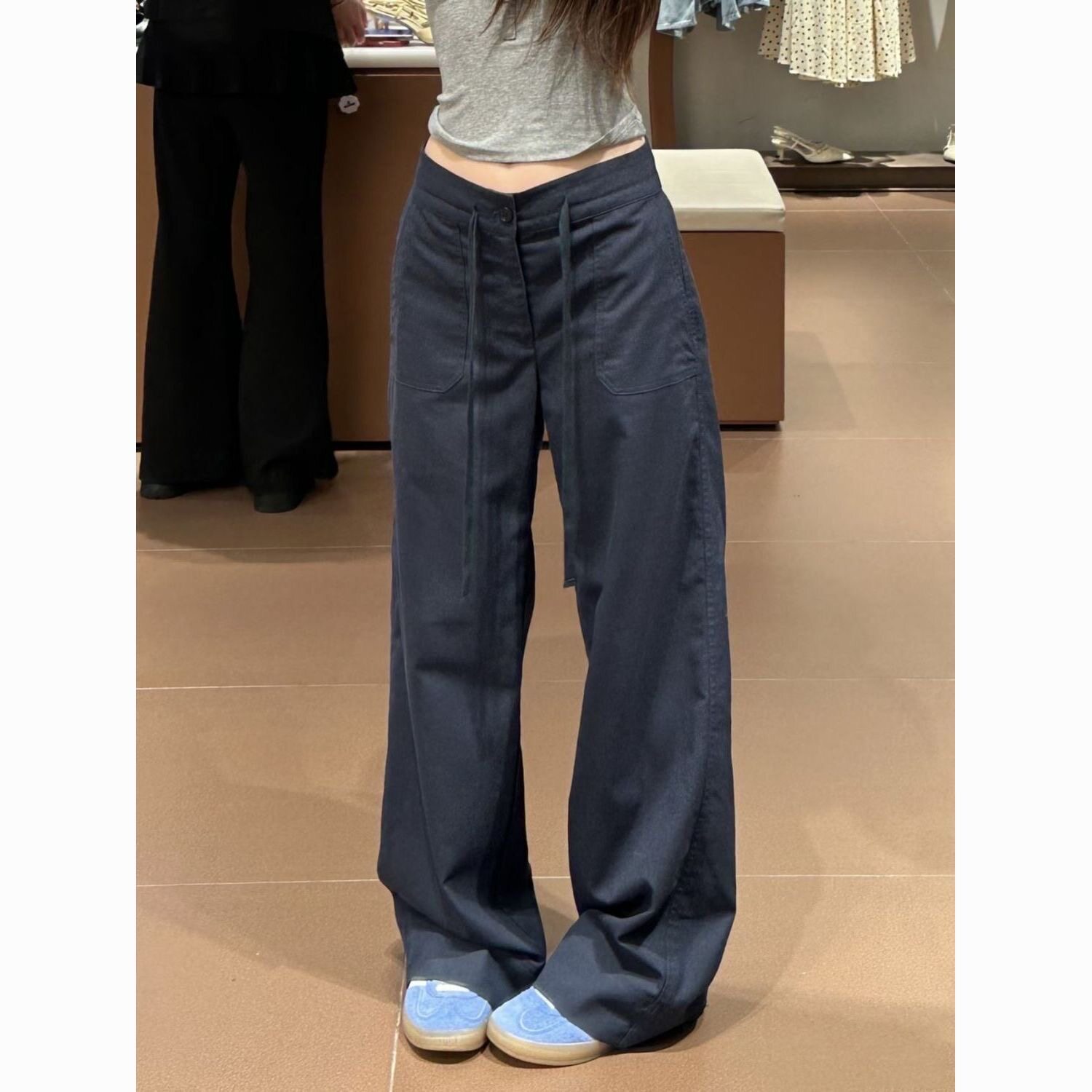 藏青色韩系冰丝低腰抽绳休闲裤女2026夏季慵懒宽松显瘦垂感直筒裤