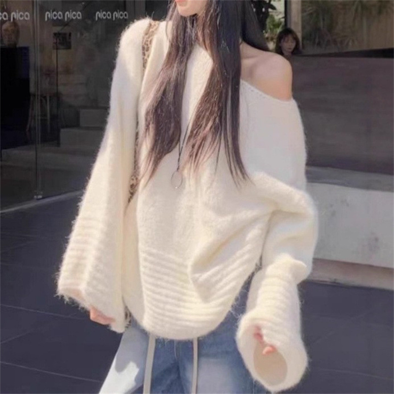 YS慵懒风软糯斜肩毛衣女秋冬2025新款加厚宽松灯笼袖上衣针织衫