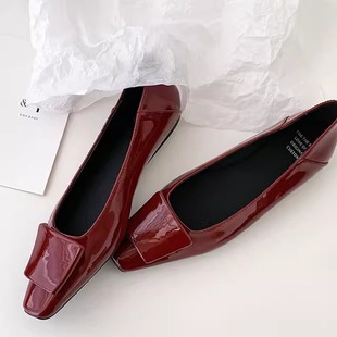 真皮法式气质绝美配裙子软漆皮酒红色方扣平底方头浅口绸缎单鞋女