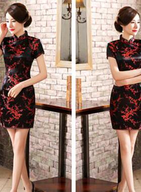 Tang style qipao with Chinese retro style 唐装旗袍修身中国风