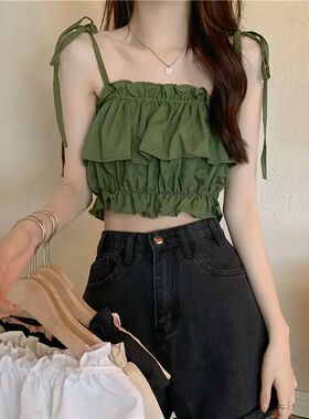 Short crop top with exposed navel 荷叶边短款露脐外穿吊带背心