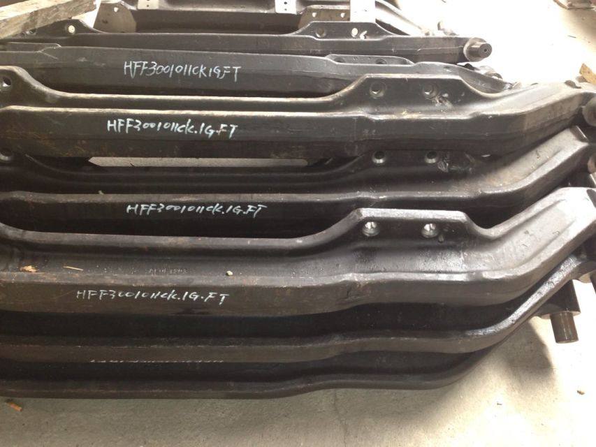 est适用于新款戴姆勒欧曼汽车货车etx前轴/前桥/弓子梁/安凯桥gtl