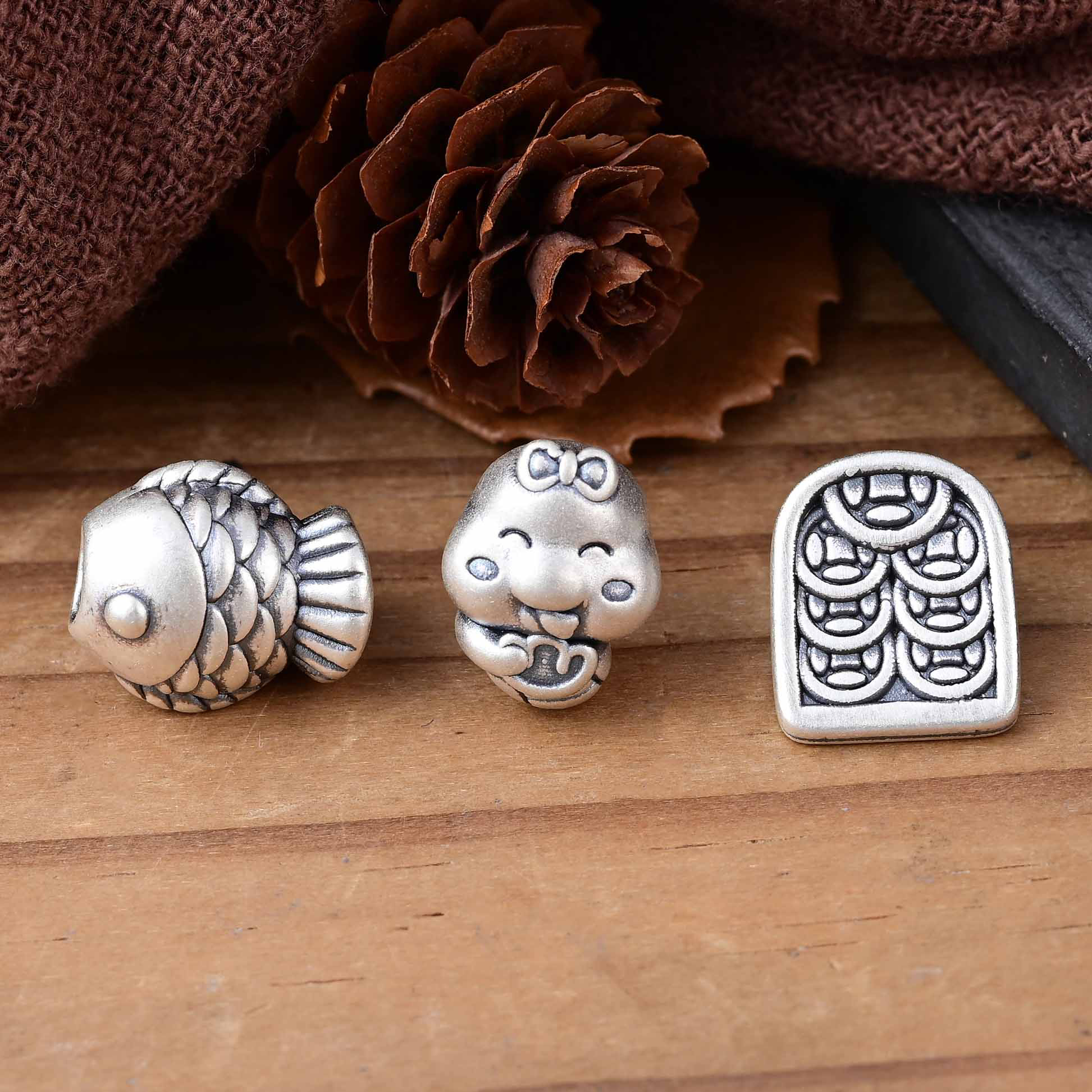 S999足银簸箕小鱼小蛇隔珠