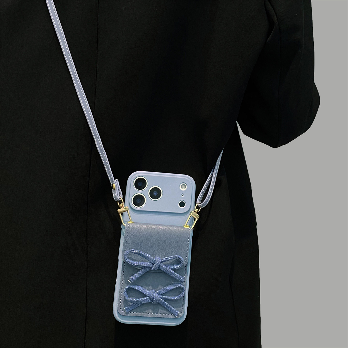 ins蓝色蝴蝶结卡包适用苹果17pro手机壳16ProMax新款iPhone16斜跨挂绳14软15Promax全包13pro创意11/12保护套