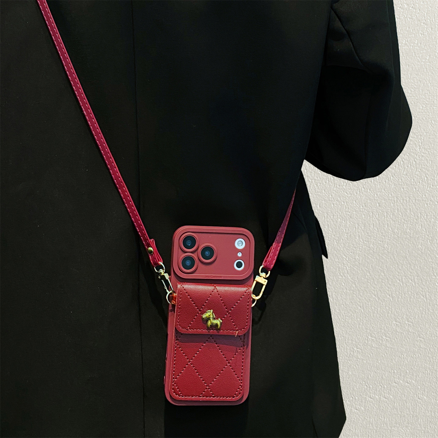 菱格金色小马卡包适用苹果17promax手机壳iphone15简约女12斜挎11挂绳14pro马年16promax时尚13pro防摔保护套,3C数码配件,手机保护套/壳,淘宝优惠券,粉丝福利购,淘宝优惠卷