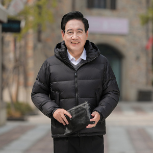 2022新款羽绒服男连帽中老年爸爸装冬季加厚面包服宽松外套保暖